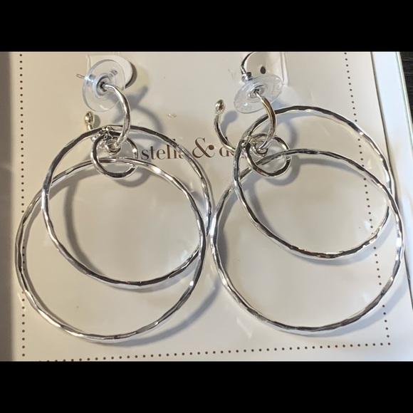 Stella & Dot Interlocking Hoops - Picture 2 of 3